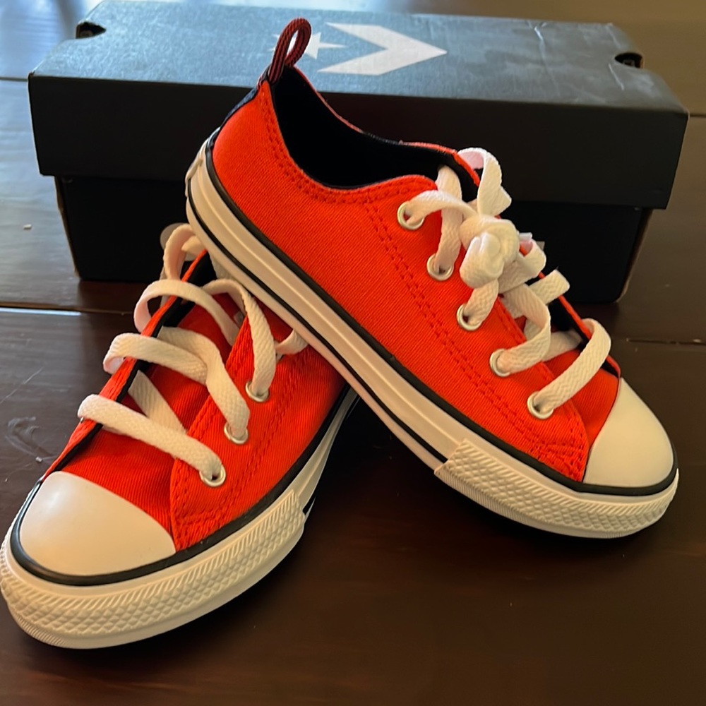 NEW Little kids size 12 converse